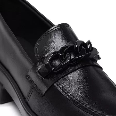 Mocassim Tratorado Feminino com Corrente